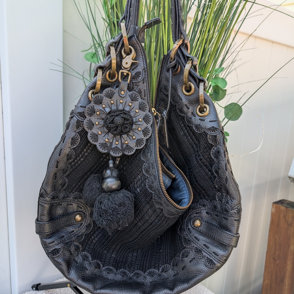 Isabella Fiore Genuine Leather Black Women's Hobo Bag